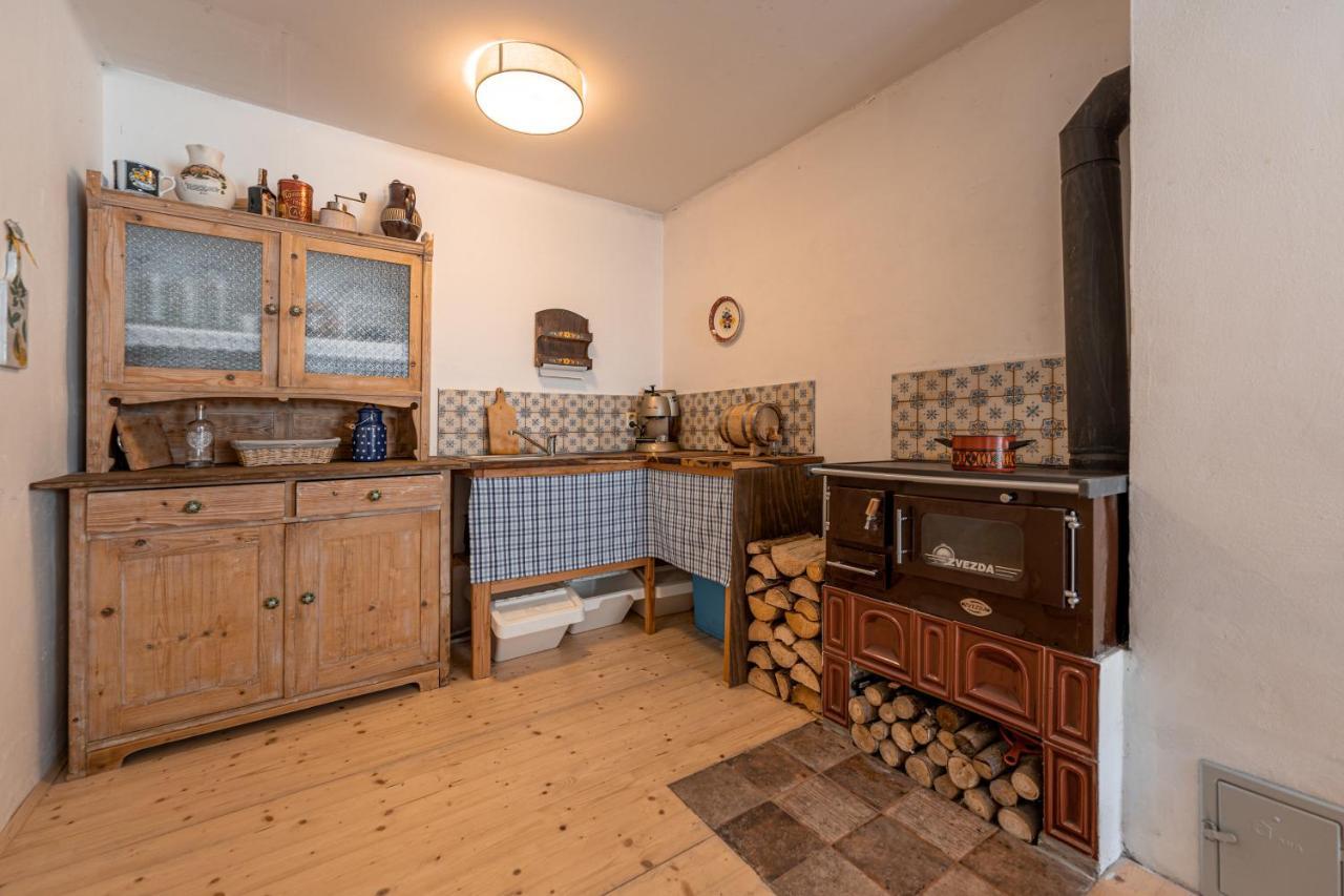 Prizemi Vesnicke Usedlosti - Cozy Village Homestead Vidov エクステリア 写真